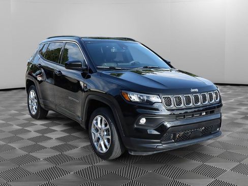 Used 2023 Jeep Compass Latitude AWD/4WD image 10