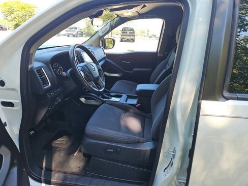 Used 2022 Nissan Frontier SV image 22