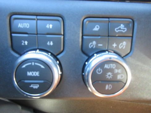 New 2026 GMC Sierra 2500 SLT image 17