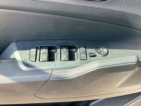 Certified 2025 Kia Sportage LX FWD image 17