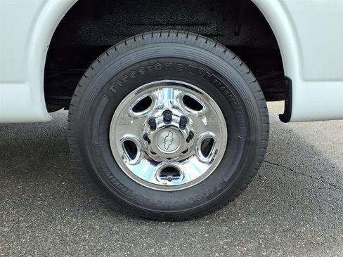 Used 2019 Chevrolet Express 2500 w/ Driver Convenience Package RWD image 30