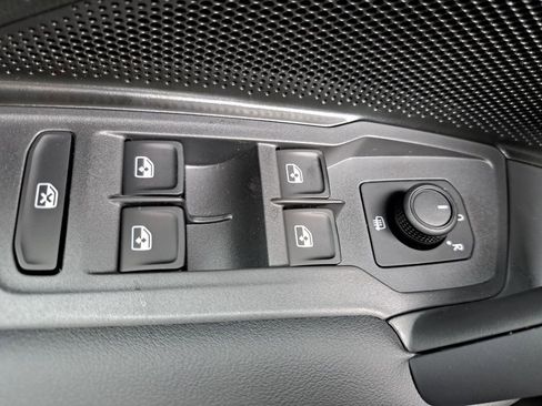 New 2026 Volkswagen Tiguan S image 15