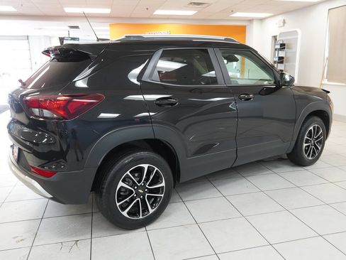 Used 2024 Chevrolet TrailBlazer LT w/ Convenience Package AWD/4WD image 12