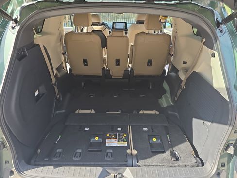 Used 2021 Toyota Sienna XLE image 14