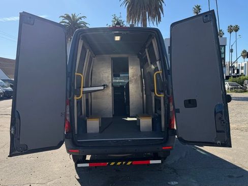 Used 2019 Mercedes-Benz Sprinter 144 image 7