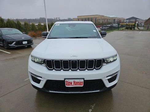 New 2025 Jeep Grand Cherokee Limited w/ Luxury Tech Group II image 9