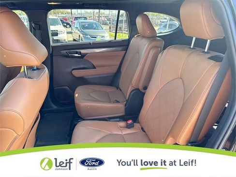 Used 2022 Toyota Highlander Platinum image 29