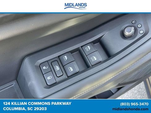 Used 2025 Jeep Grand Cherokee L Laredo RWD image 17