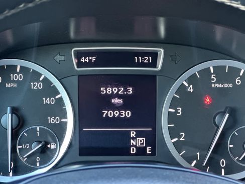 Used 2018 INFINITI QX30 AWD image 29