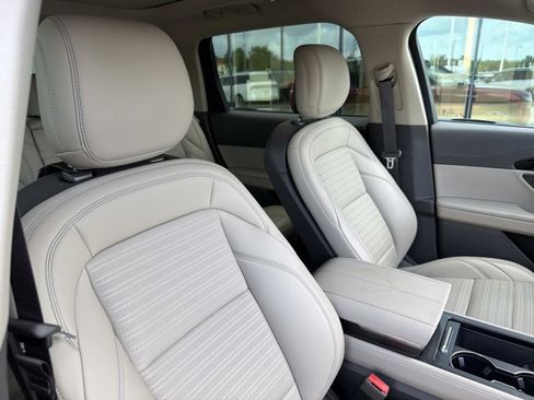 Used 2025 Lincoln Nautilus Reserve AWD/4WD image 21