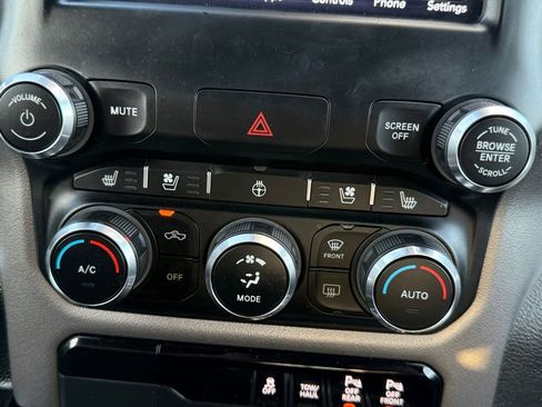 Used 2020 RAM 1500 Laramie w/ Sport Appearance Package image 17