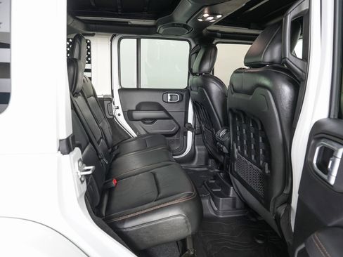 Used 2022 Jeep Wrangler Unlimited Rubicon w/ Xtreme Recon 35" Tire Package image 10