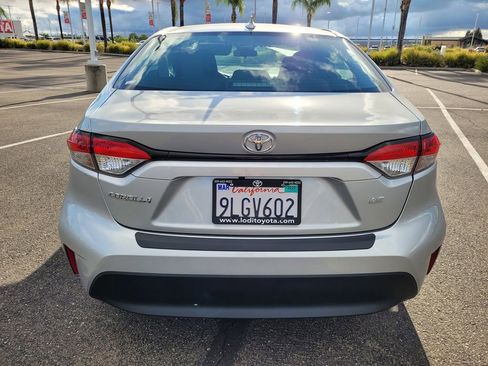 Used 2024 Toyota Corolla LE FWD image 5