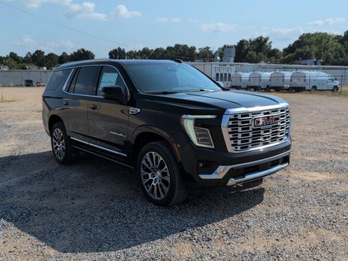New 2026 GMC Yukon Denali w/ Denali Reserve Package AWD/4WD image 8