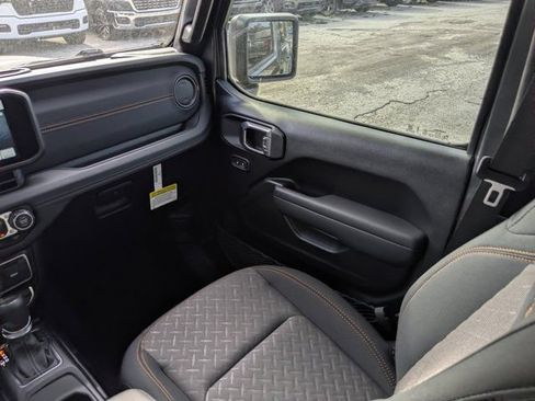 New 2026 Jeep Gladiator Mojave w/ Safety Group AWD/4WD image 17