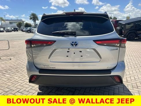 Used 2022 Toyota Highlander XLE image 8
