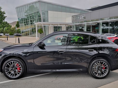 New 2024 Maserati Grecale GT image 8