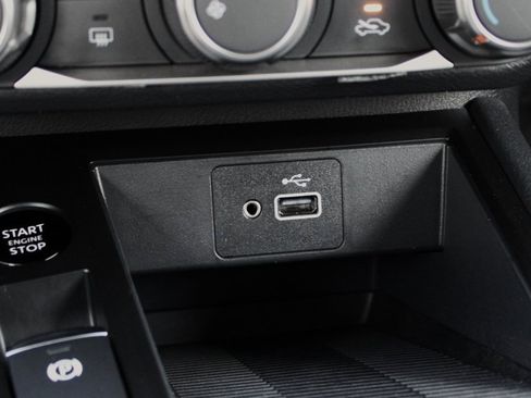 Certified 2025 Nissan Kicks S image 36