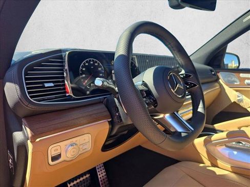 New 2026 Mercedes-Benz GLS 580 4MATIC image 3