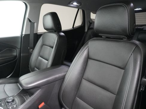 Used 2023 GMC Terrain SLT w/ Tech Package image 10