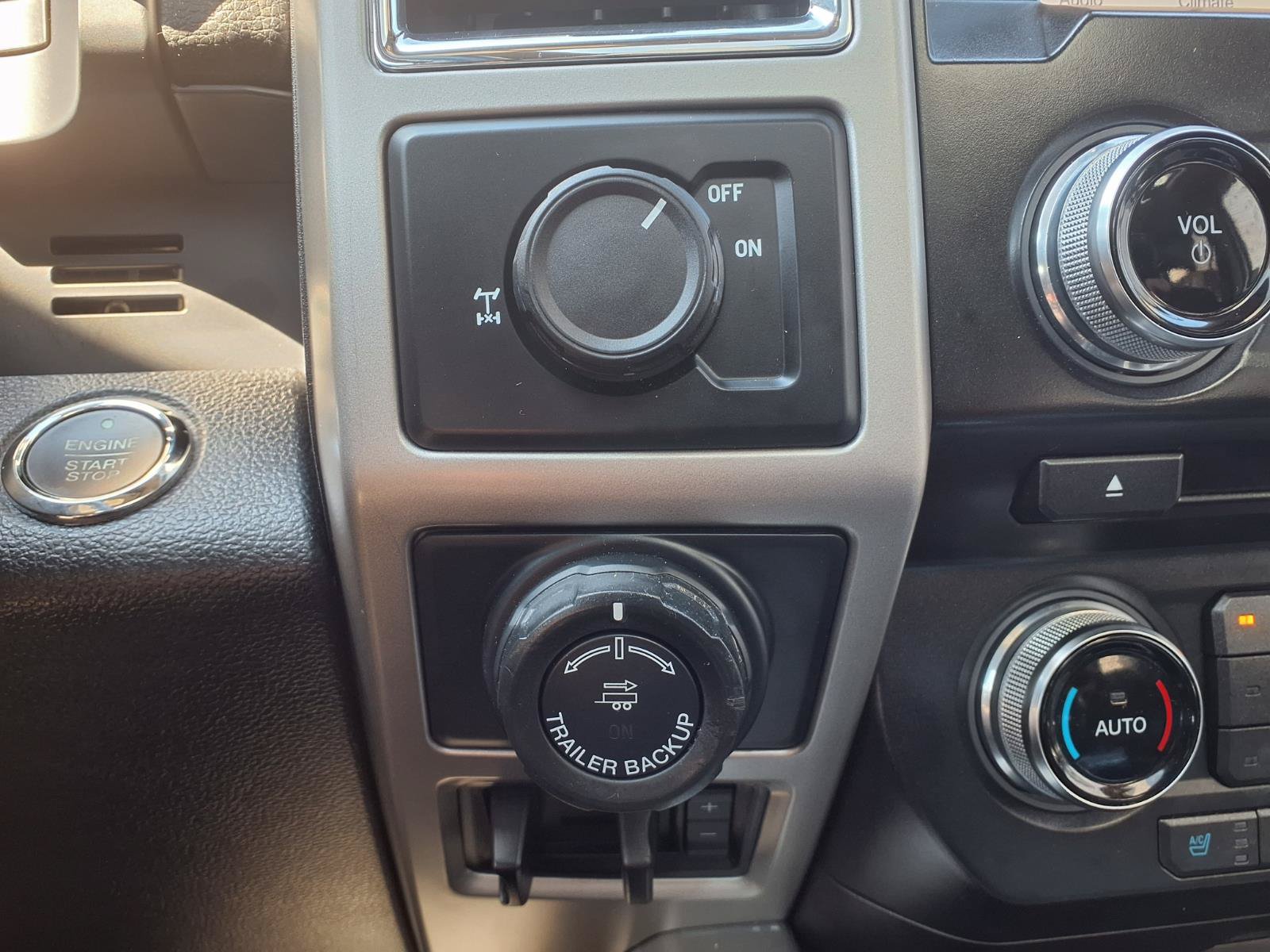 Used 2016 Ford F150 Lariat w/ Equipment Group 502A Luxury RWD image 12