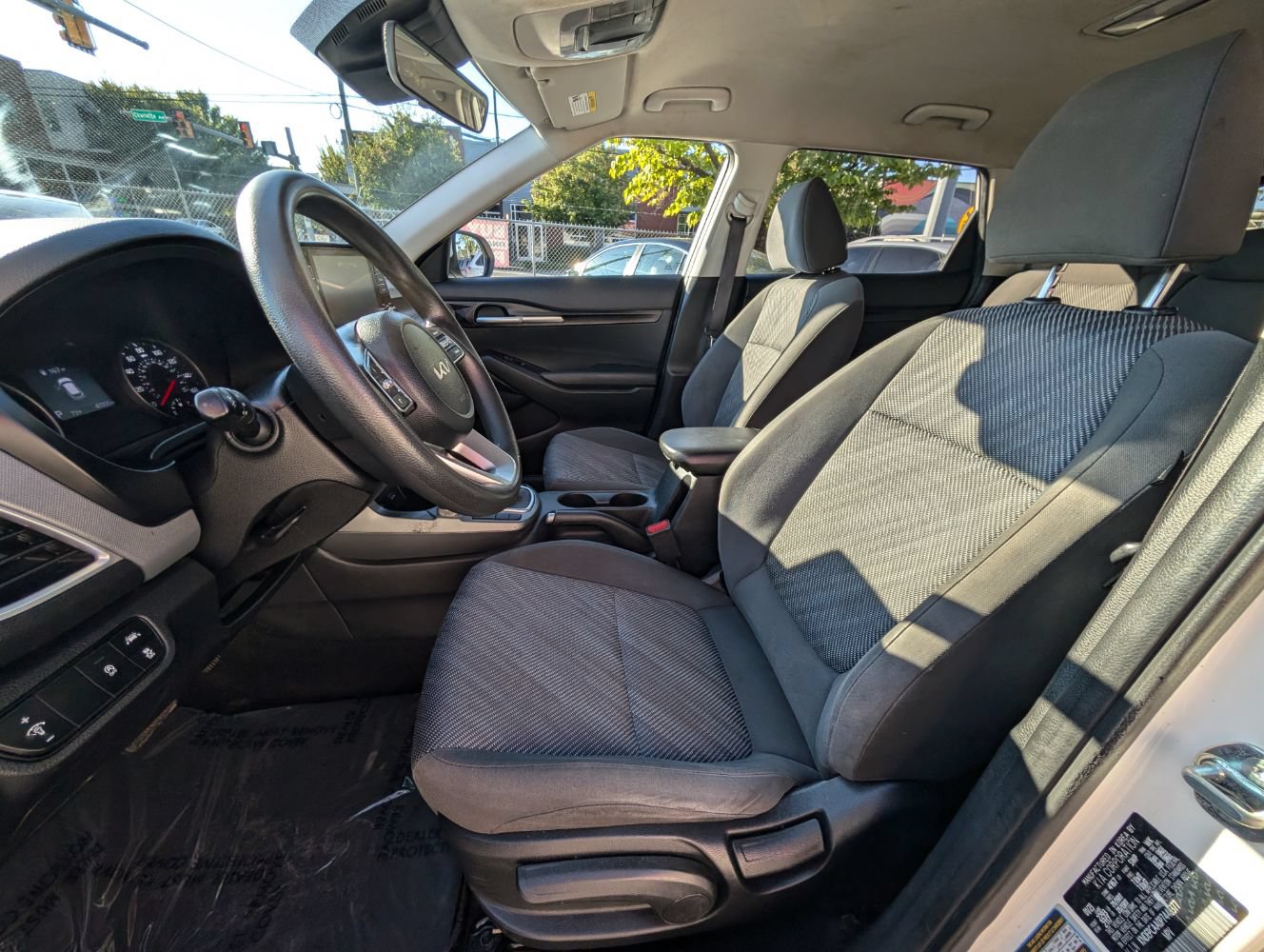 Used 2023 Kia Seltos LX AWD/4WD image 15