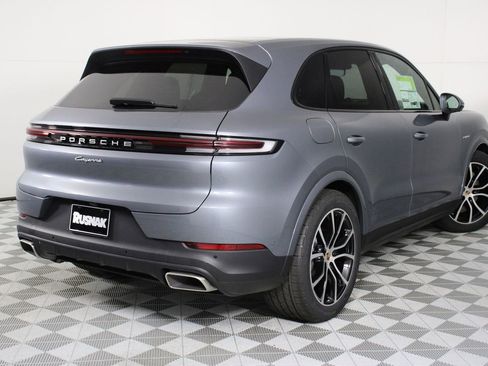 New 2026 Porsche Cayenne E-Hybrid AWD/4WD image 7