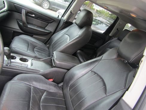 Used 2015 Chevrolet Traverse LTZ image 11