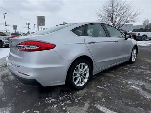 Used 2019 Ford Fusion SE image 8