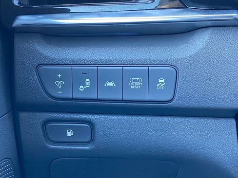Used 2022 Kia Niro LXS w/ Digital Cluster Package FWD image 10