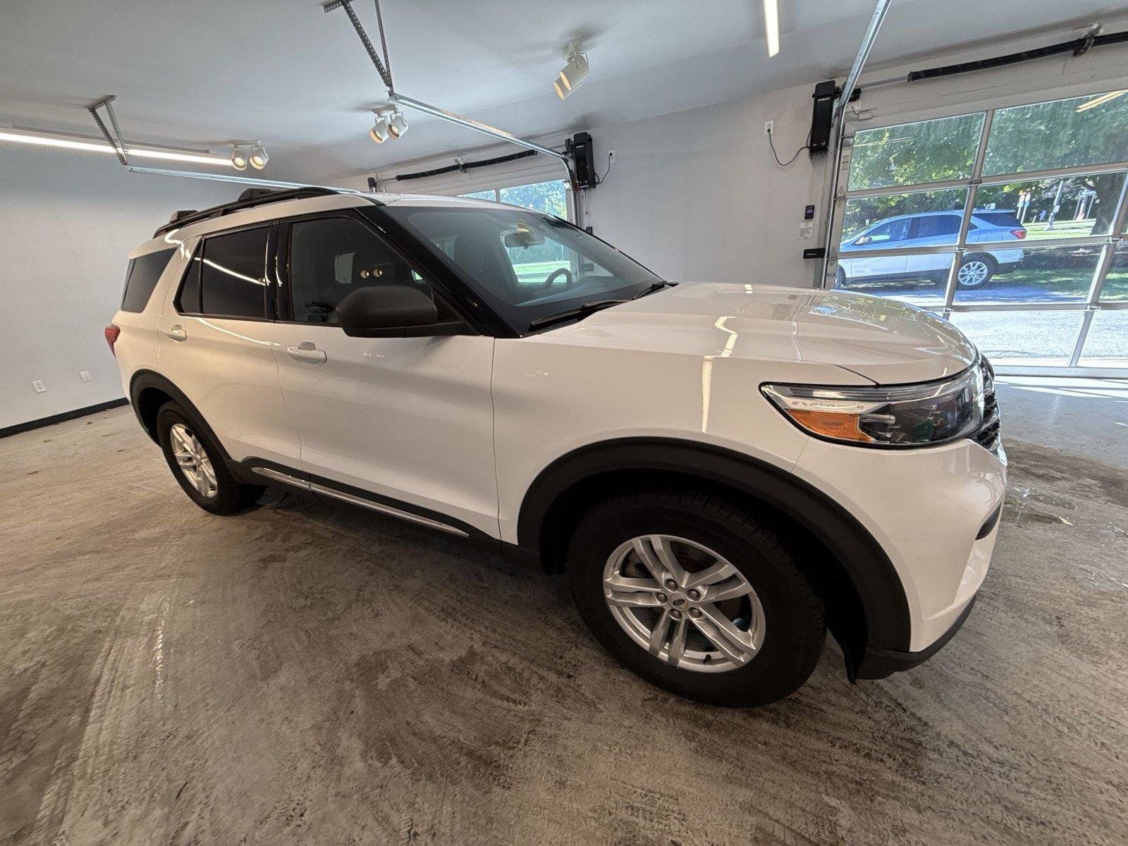 Used 2020 Ford Explorer XLT w/ Comfort Package AWD/4WD image 1