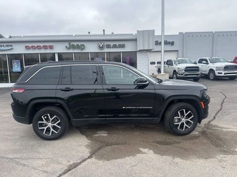 Certified 2024 Jeep Grand Cherokee Limited image 2