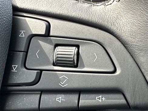 Used 2019 Cadillac XT4 Luxury w/ Cold Weather Package image 19