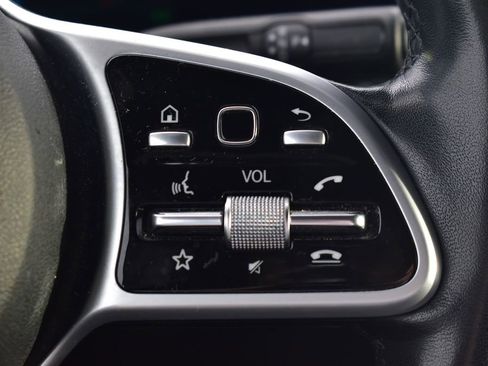 Certified 2022 Mercedes-Benz GLB 250 4MATIC image 17