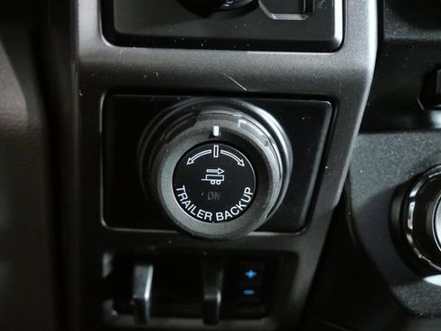 Used 2016 Ford F150 XLT w/ Equipment Group 302A Luxury AWD/4WD image 18