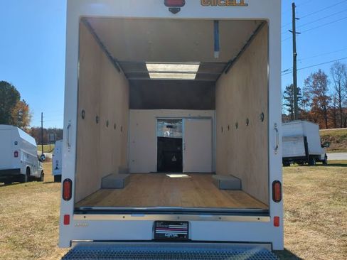 New 2025 Chevrolet Express 3500 Work Van w/ Power Convenience Package image 21