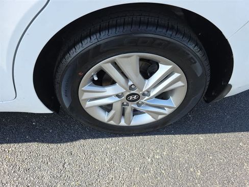Used 2020 Hyundai Elantra SEL FWD image 27