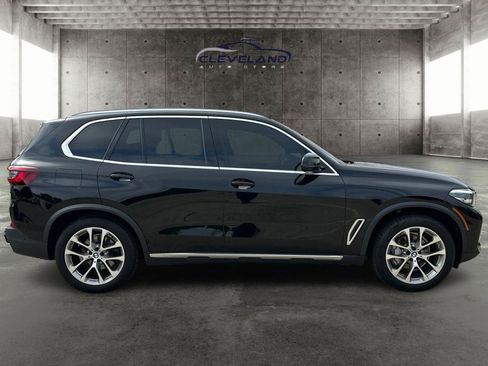 Used 2022 BMW X5 xDrive40i w/ Premium Package AWD/4WD image 2