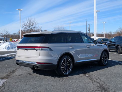 Used 2020 Lincoln Aviator Reserve w/ Equipment Group 202A image 3