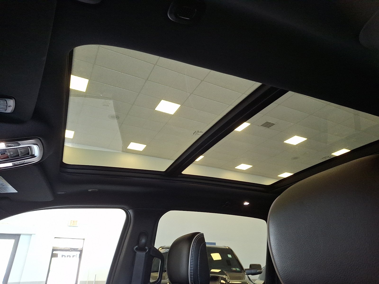 Used 2024 RAM 1500 Limited w/ Night Edition AWD/4WD image 13