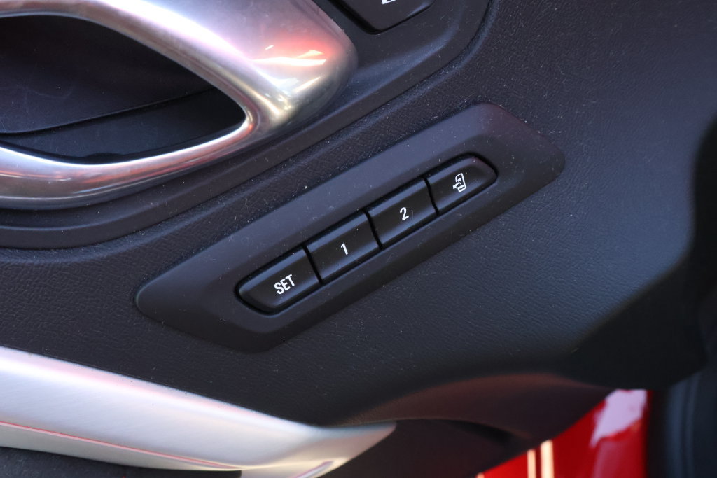 Used 2020 Chevrolet Camaro ZL1 RWD image 13