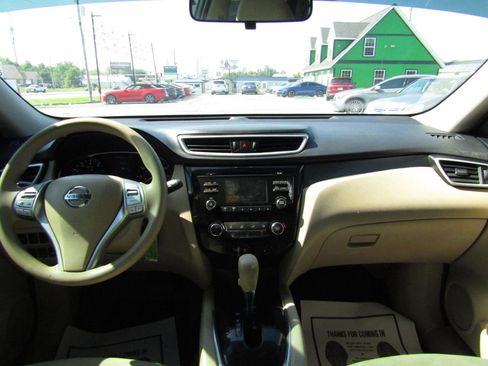 Used 2015 Nissan Rogue S AWD/4WD image 9