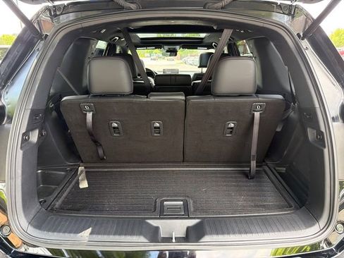 Used 2025 Honda Pilot Black Edition image 18