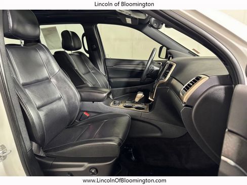 Used 2017 Jeep Grand Cherokee Limited w/ Luxury Group II AWD/4WD image 12