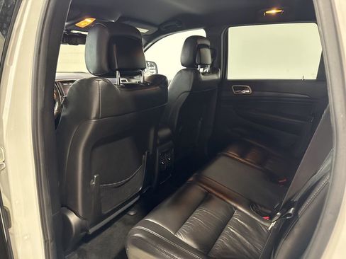 Used 2015 Jeep Grand Cherokee Laredo w/ Quick Order Package 23E AWD/4WD image 34