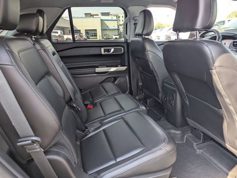 Used 2023 Ford Explorer XLT w/ Equipment Group 202A AWD/4WD image 34