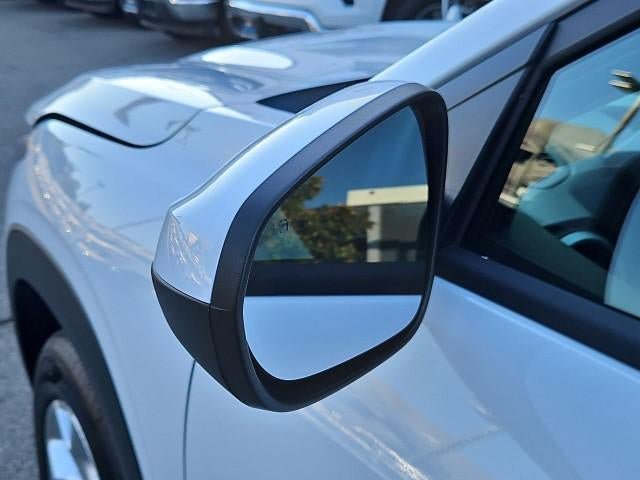 New 2026 Chevrolet Trax LS w/ LS Convenience Package FWD image 19