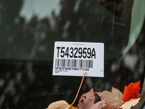 Used 2017 Honda Pilot Touring image 27