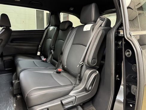 Used 2025 Honda Odyssey Sport-L image 16