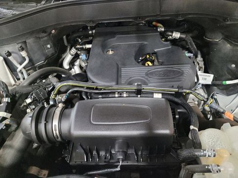 Used 2020 Ford Explorer XLT w/ Equipment Group 202A RWD image 30